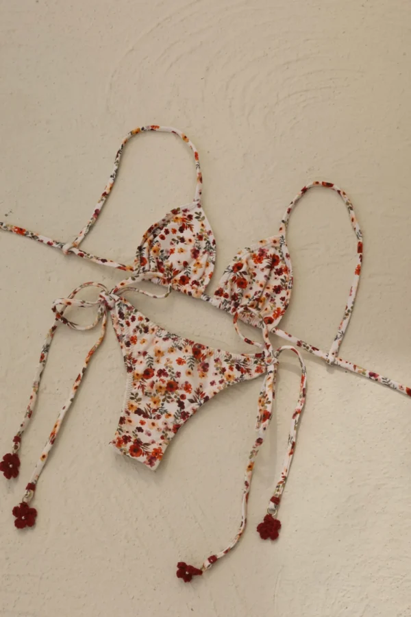 BIQUÍNI LARA AÇUCENA